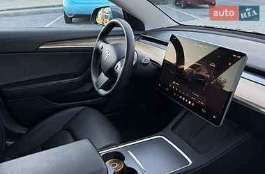 Седан Tesla Model 3 2022 в Львові