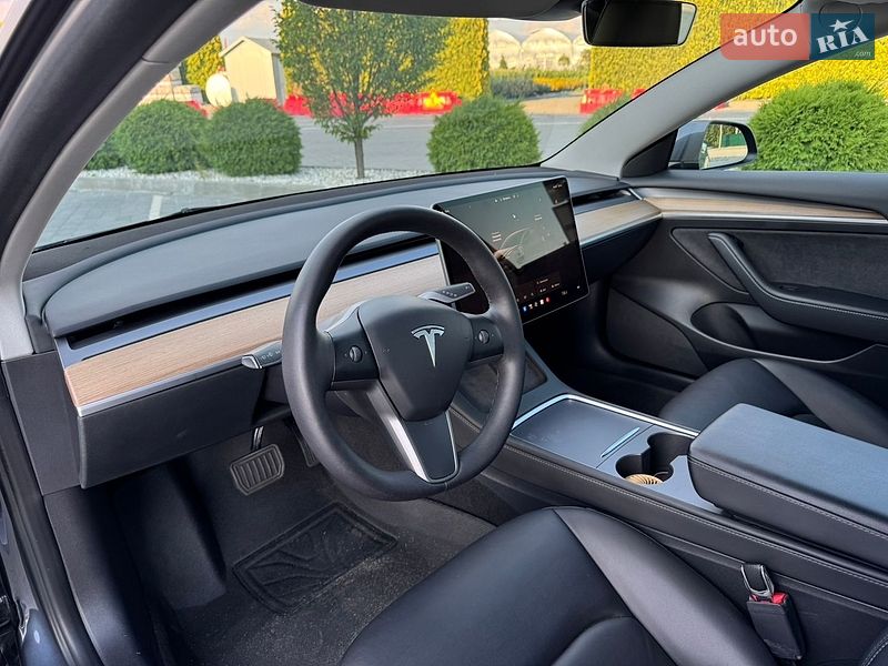 Седан Tesla Model 3 2022 в Львові
