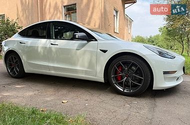 Седан Tesla Model 3 2021 в Калуші