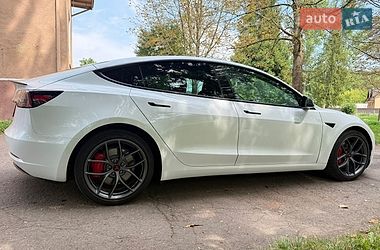 Седан Tesla Model 3 2021 в Калуші