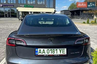 Седан Tesla Model 3 2021 в Києві