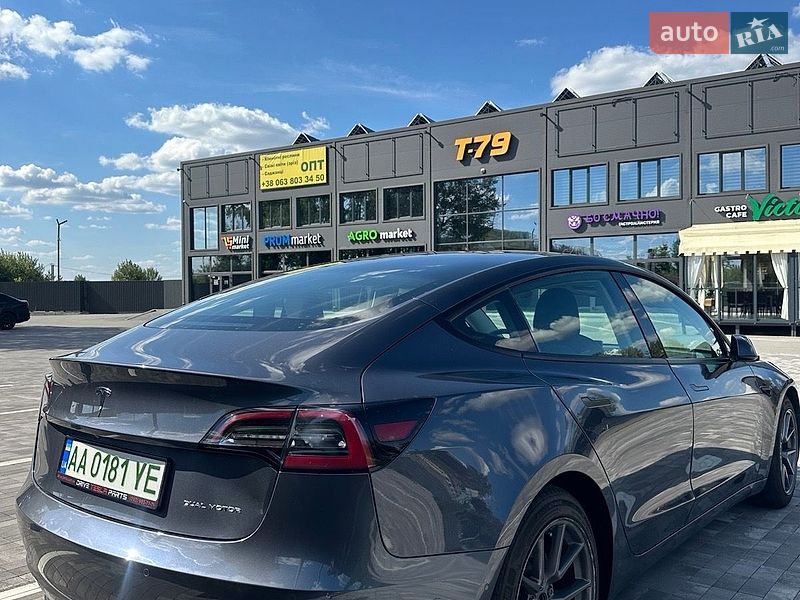 Седан Tesla Model 3 2021 в Києві