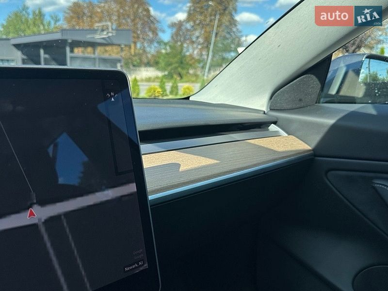 Седан Tesla Model 3 2021 в Києві