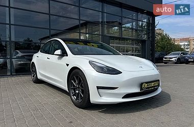 Седан Tesla Model 3 2020 в Ивано-Франковске фото Седан Tesla Model 3 2020 в Ивано-Франковске