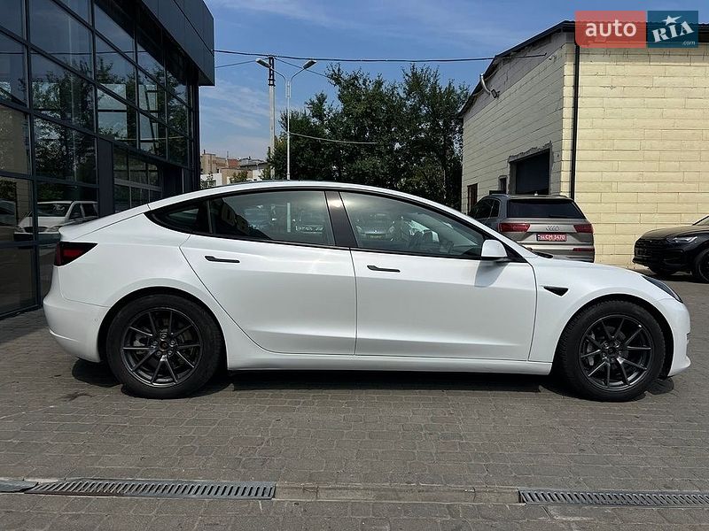 Седан Tesla Model 3 2020 в Ивано-Франковске