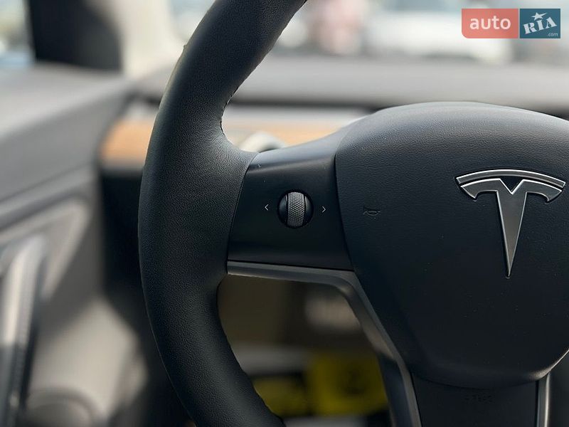 Седан Tesla Model 3 2020 в Ивано-Франковске