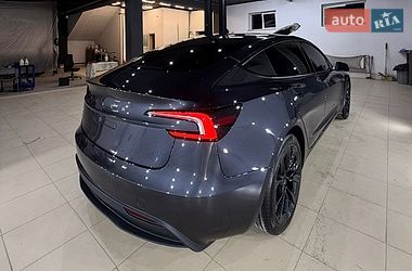 Седан Tesla Model 3 2024 в Коломиї