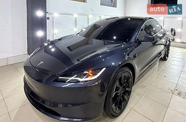 Седан Tesla Model 3 2024 в Коломиї