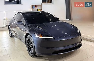 Седан Tesla Model 3 2024 в Коломиї