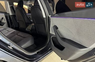 Седан Tesla Model 3 2024 в Коломиї