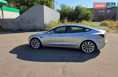 Седан Tesla Model 3 2018 в Дніпрі