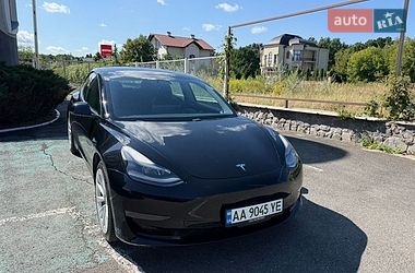 Седан Tesla Model 3 2021 в Києві