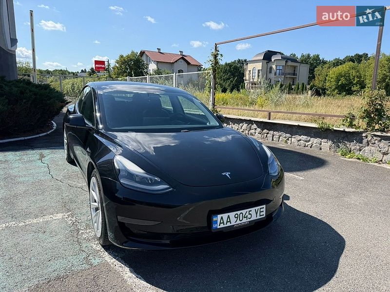 Седан Tesla Model 3 2021 в Києві