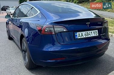 Седан Tesla Model 3 2018 в Киеве