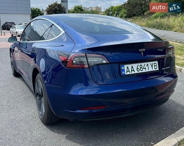 Седан Tesla Model 3 2018 в Киеве
