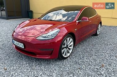 Седан Tesla Model 3 2019 в Самборі