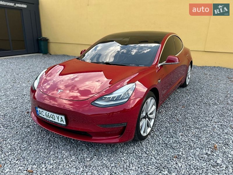 Седан Tesla Model 3 2019 в Самборе