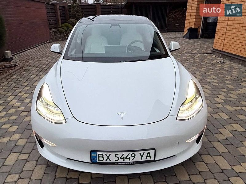 Tesla Model 3 2022