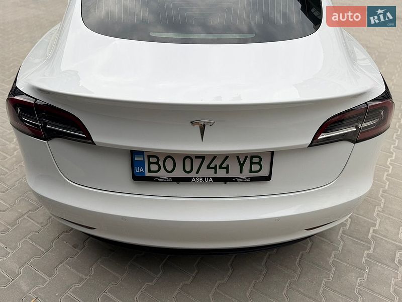 Седан Tesla Model 3 2018 в Тернополе