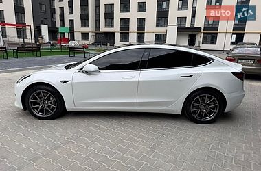 Седан Tesla Model 3 2018 в Тернополе