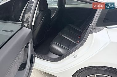 Седан Tesla Model 3 2018 в Тернополе