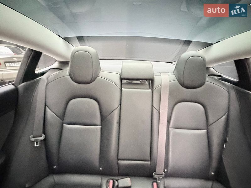 Седан Tesla Model 3 2018 в Тернополе