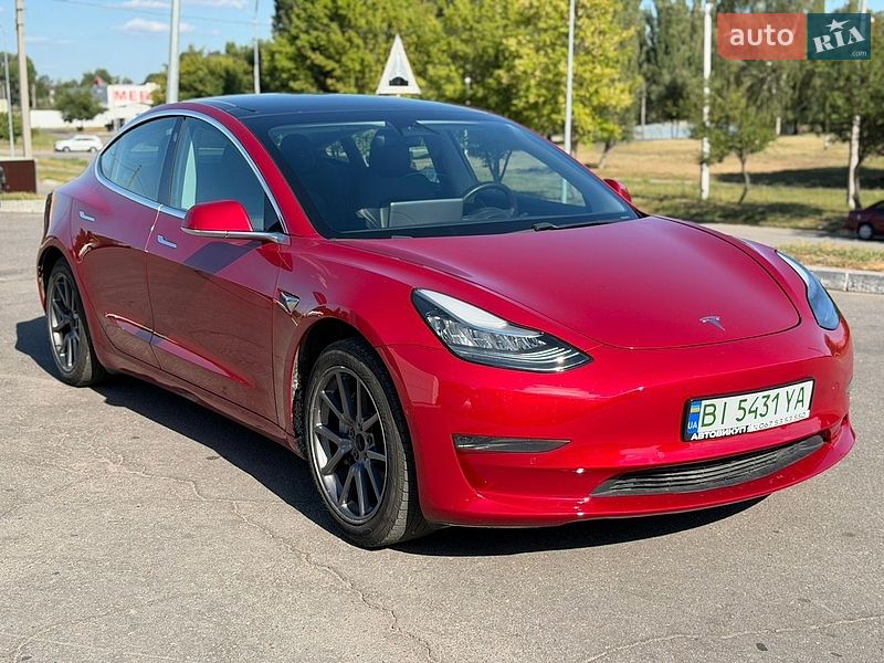 Седан Tesla Model 3 2020 в Кременчуге