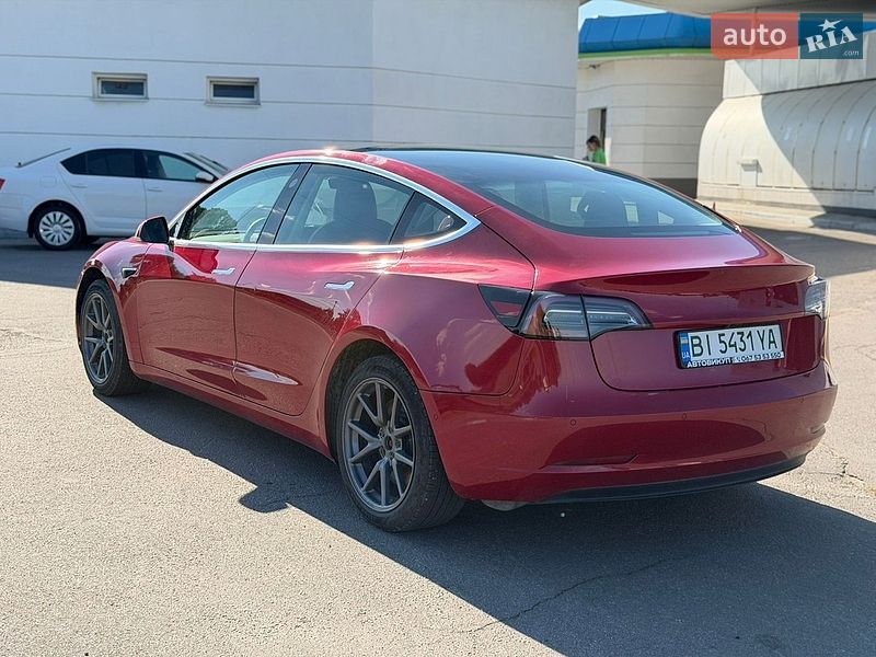 Седан Tesla Model 3 2020 в Кременчуге