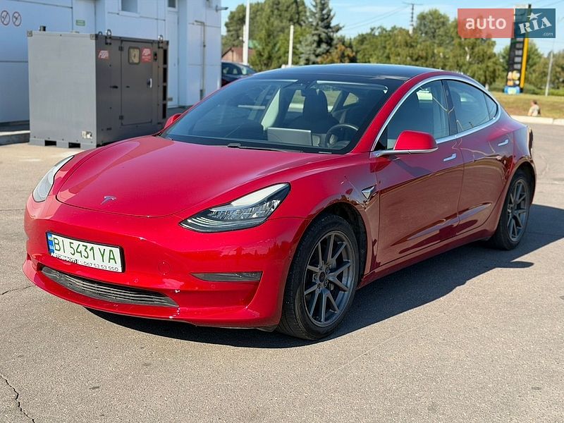 Седан Tesla Model 3 2020 в Кременчуге