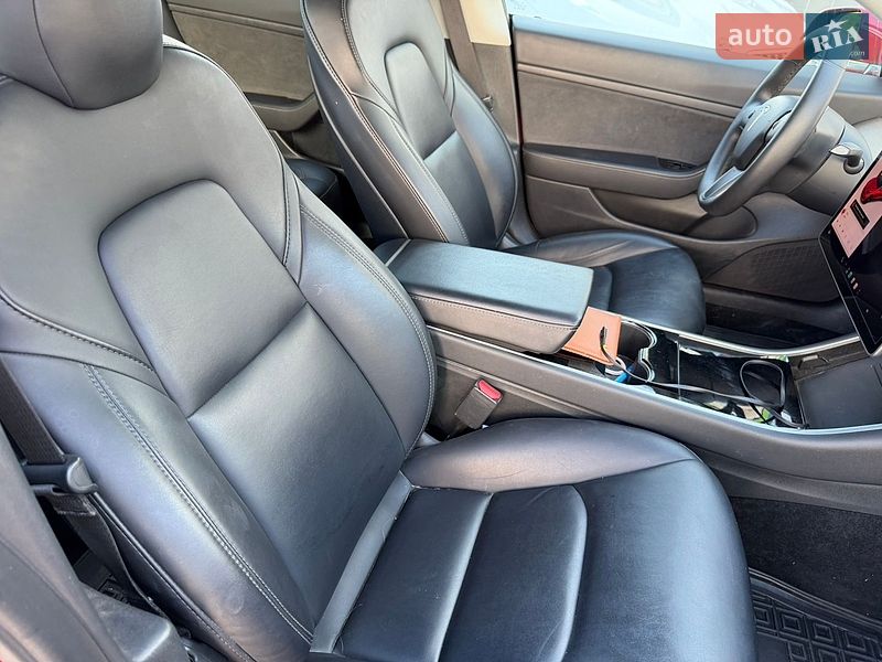 Седан Tesla Model 3 2020 в Кременчуге