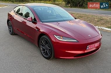 Седан Tesla Model 3 2024 в Барышевке