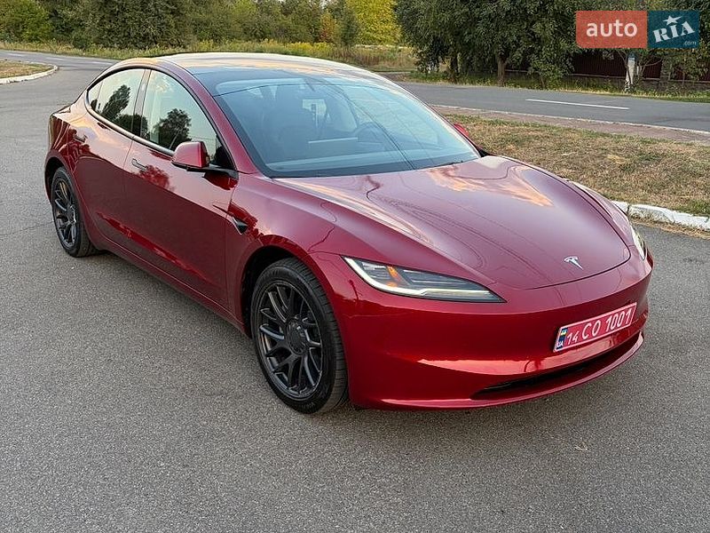 Седан Tesla Model 3 2024 в Барышевке