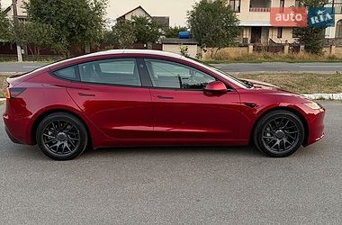 Седан Tesla Model 3 2024 в Барышевке