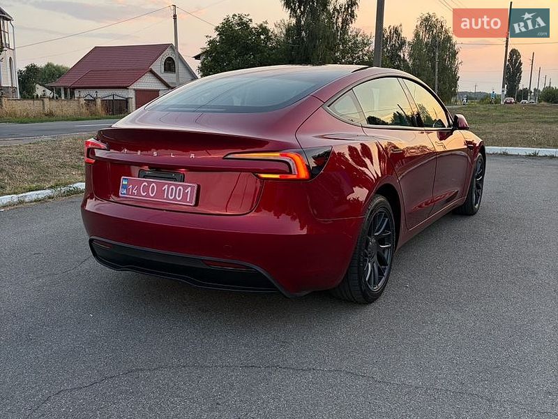 Седан Tesla Model 3 2024 в Барышевке