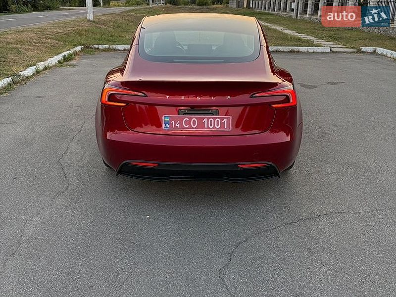 Седан Tesla Model 3 2024 в Барышевке