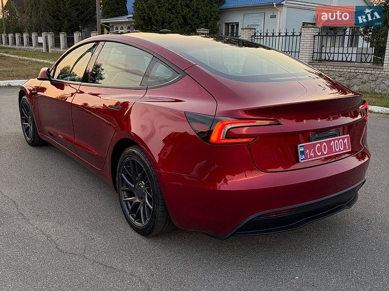 Седан Tesla Model 3 2024 в Барышевке
