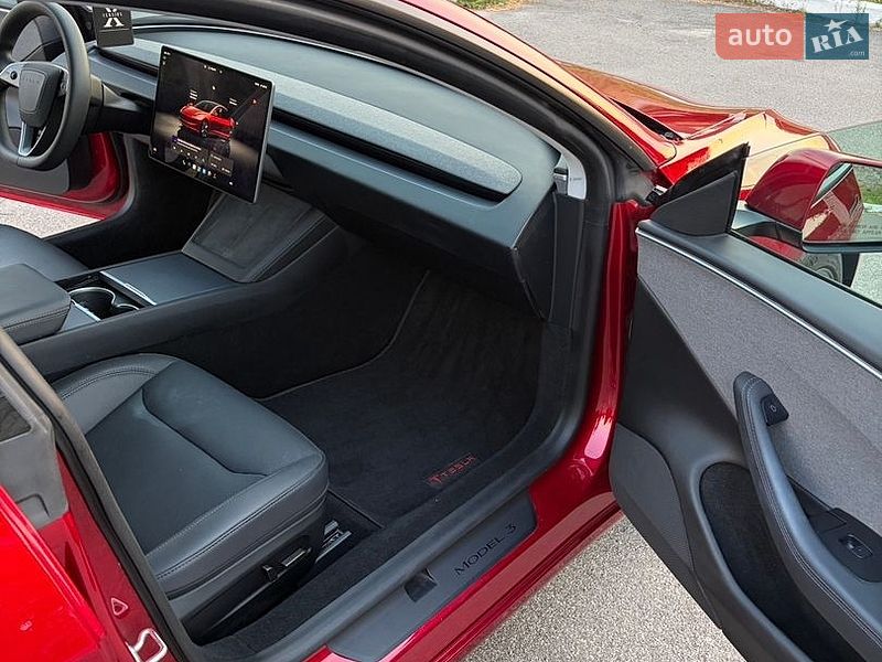 Седан Tesla Model 3 2024 в Барышевке