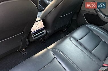 Седан Tesla Model 3 2024 в Барышевке