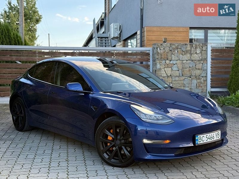 Седан Tesla Model 3 2019 в Стрые
