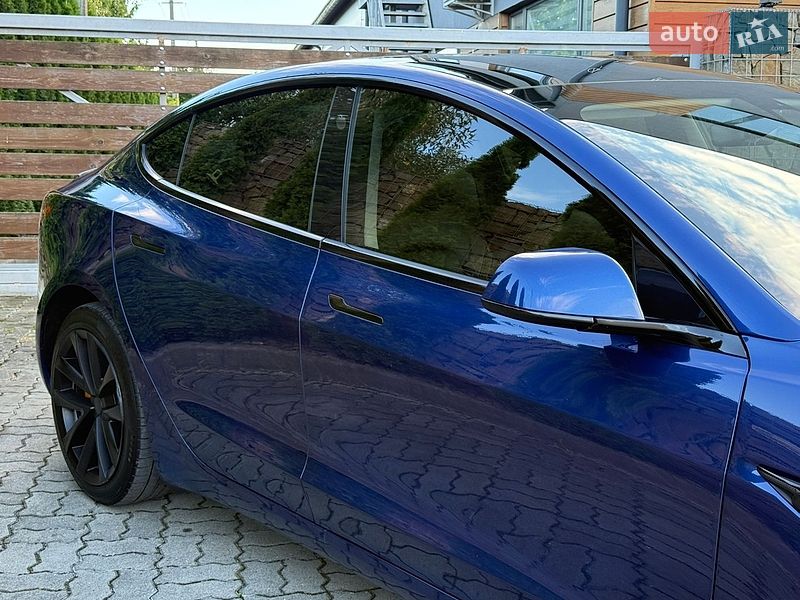 Седан Tesla Model 3 2019 в Стрые