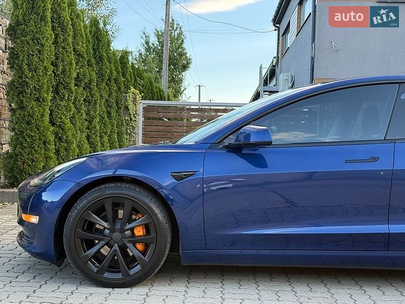 Седан Tesla Model 3 2019 в Стрые