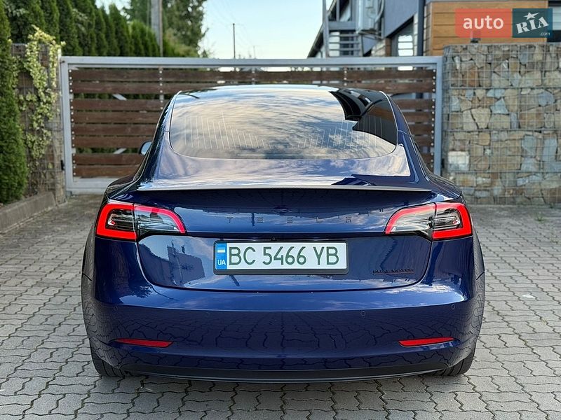Седан Tesla Model 3 2019 в Стрые