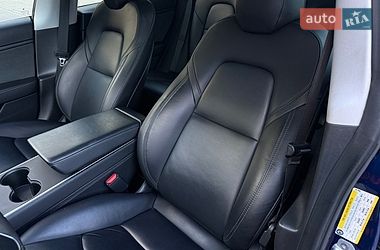 Седан Tesla Model 3 2019 в Стрые