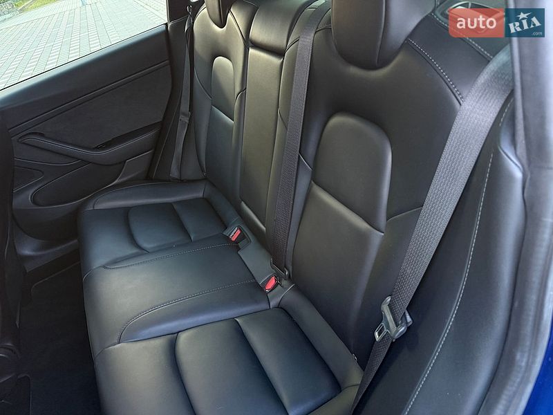 Седан Tesla Model 3 2019 в Стрые