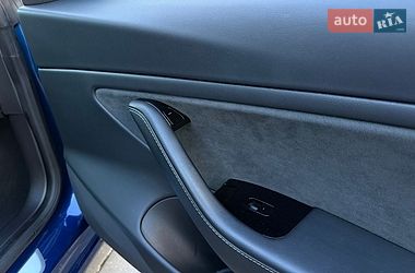 Седан Tesla Model 3 2019 в Стрые