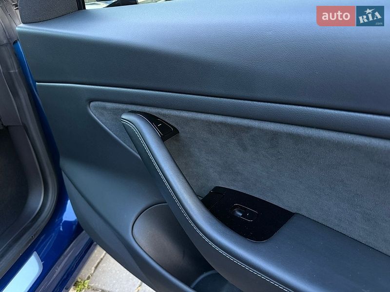 Седан Tesla Model 3 2019 в Стрые