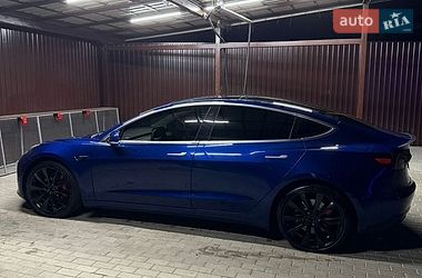 Седан Tesla Model 3 2019 в Львові