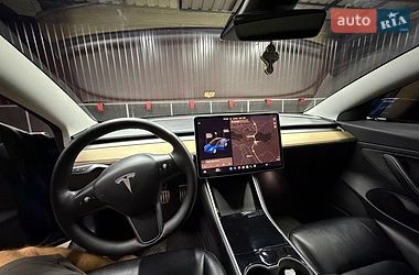 Седан Tesla Model 3 2019 в Львові