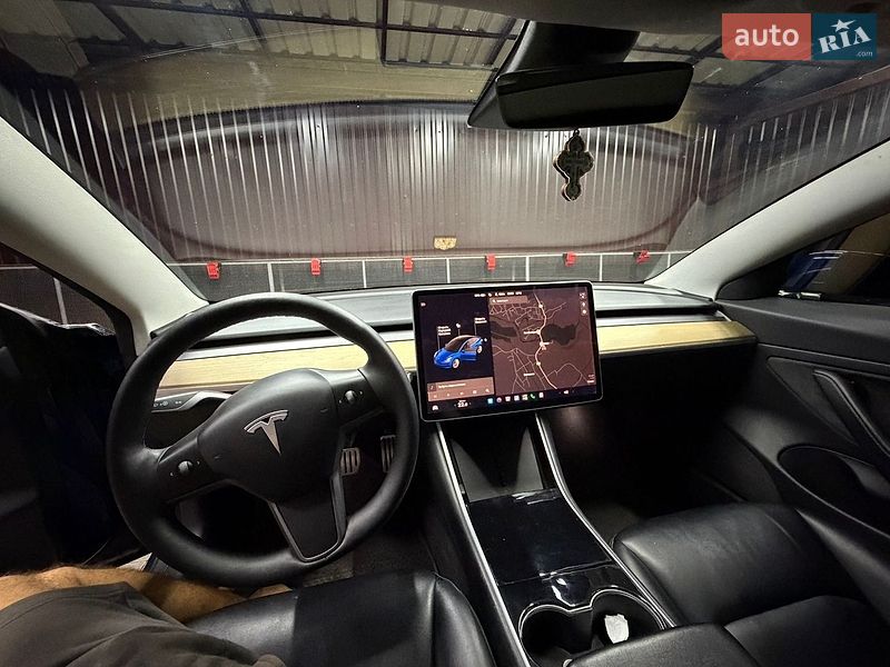 Седан Tesla Model 3 2019 в Львові