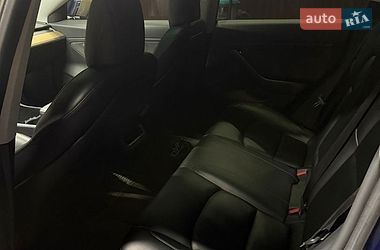 Седан Tesla Model 3 2019 в Львові